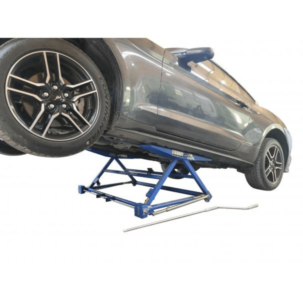 saybrokeeer-product-206-image-1.png iDeal Lift 7000TLX 7,000 lbs. Portable Low-Rise Vehicle Tilt Lift - Image 1
