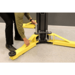 MaxJax M7K 7,000 lbs. Portable 2-Post Mid-Rise Car Lift System - Image 4
